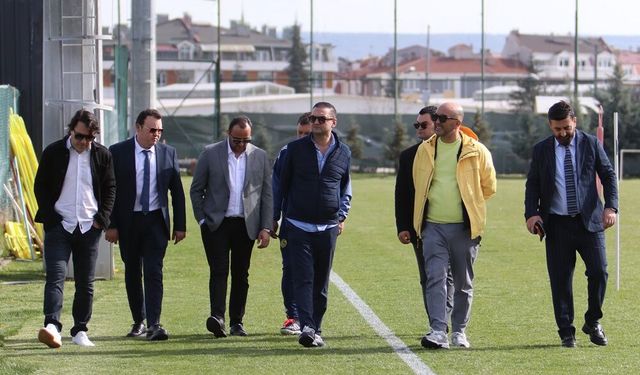 Yönetim takımın yanında