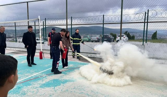 Bilecik'te çocuklara yangın eğitimi