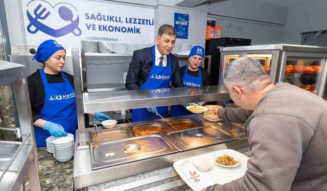 İzmir'in Kent Lokantaları dar gelirliyi rahatlattı