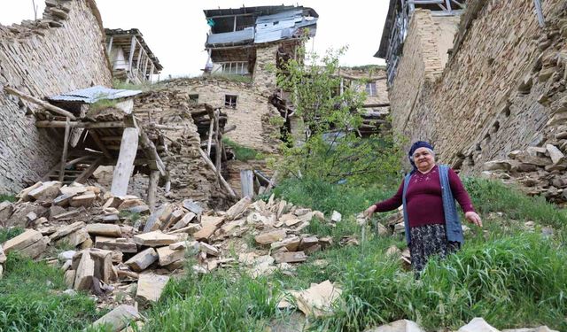 Taş evleriyle Ortaçağ dönemini andıran 8 asırlık köy ilgi bekliyor