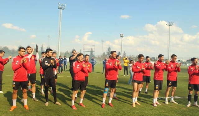 Siyah-Kırmızılı ekip yarın yola çıkıyor!