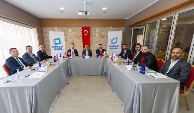 BİK Genel Müdürü Abdülkadir Çay gazete sahipleriyle bir araya geldi