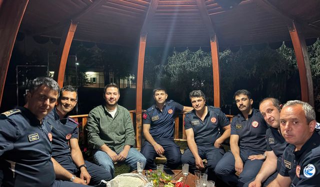 Araçtaki not 3 kedinin hayatını kurtardı