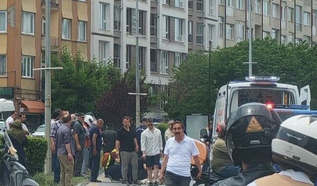 Karşıya geçmek isterlerken motosiklet çarptı!