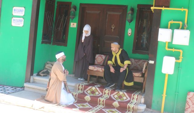 Açık havada tiyatro oyunuyla sahnelendi
