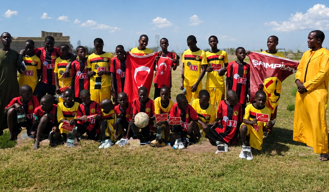 Burundi'de Eskişehirspor sevgisi