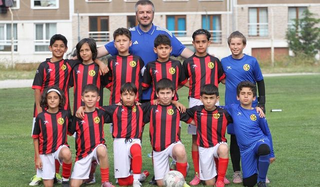 Miniklerden büyük mücadele