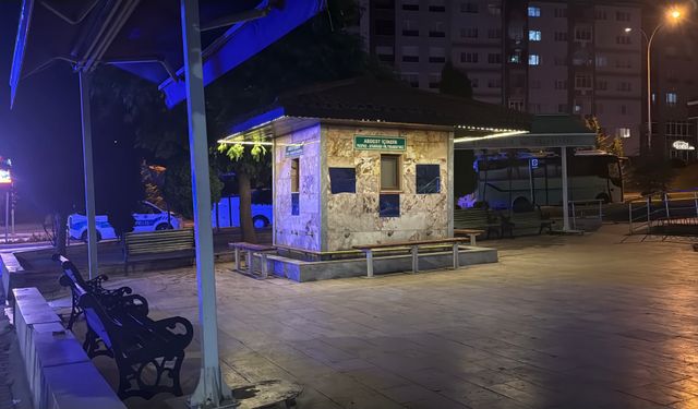 Cami şadırvanında baygın bulunan gence müdahale