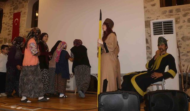 Nasrettin Hoca'nın memleketinde 'Timur'un Filleri' sahnelendi