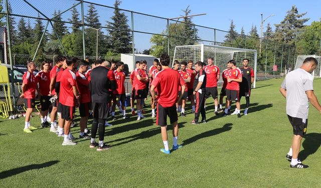 Kamp öncesi kadro şekilleniyor