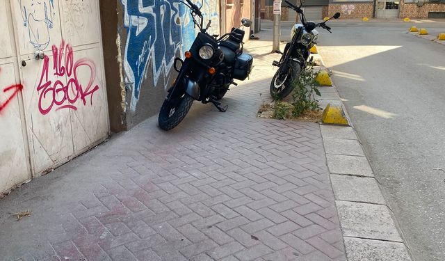 Yenibağlar'da kaldırım işgali