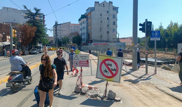 Halkevi inşaatında yaya kargaşası