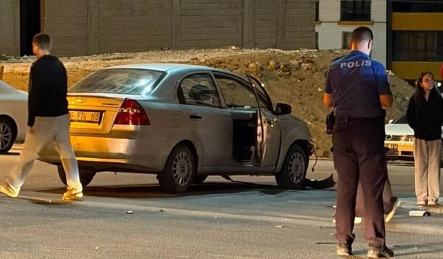 3 araçlı zincirleme kaza: 1 ağır yaralı