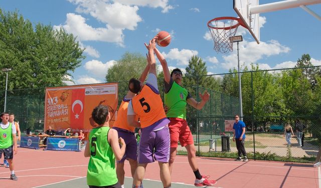 Eskişehir’de 30 Ağustos’a özel 3X3 basketbol turnuvası