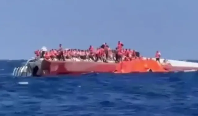 Girne açıklarında yolcu gemisi battı