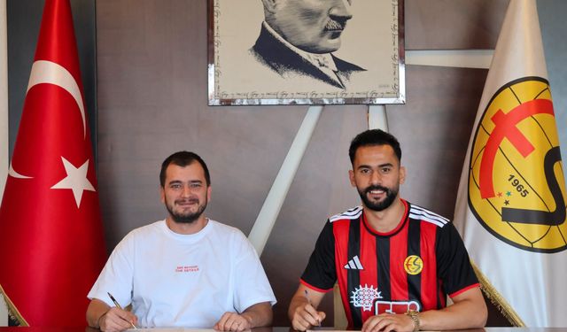 Es-Es'in beklenen golcüsü imzayı attı
