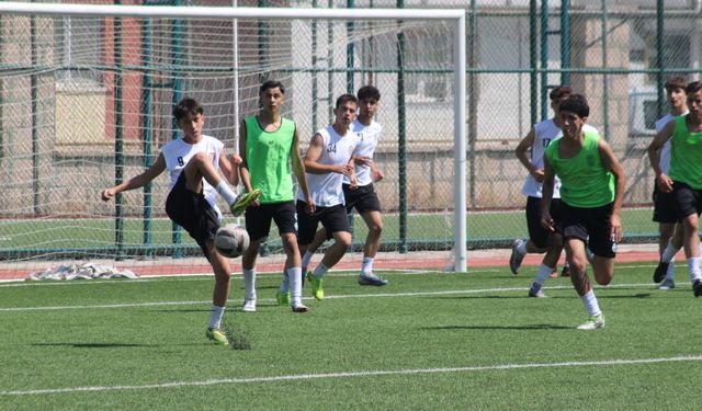 Hazırlık maçlarında eksiklerini görüyor