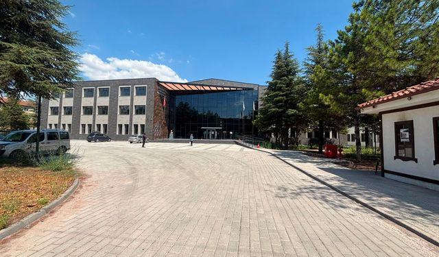 Eskişehir’de köklü okulun adı değişti