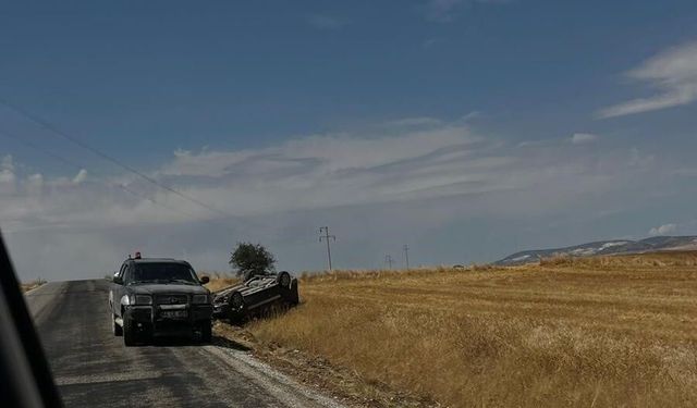 Kontrolden çıkan otomobil takla attı