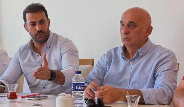 Şeytan diyor, ikisini de patakla…