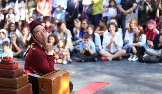 Tiyatrodan caza, Adalar’da festival şöleni