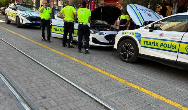 Polis araçlarına akü takviyesi