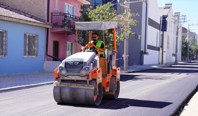 Tepebaşı’nda asfalt ve kaldırım seferberliği