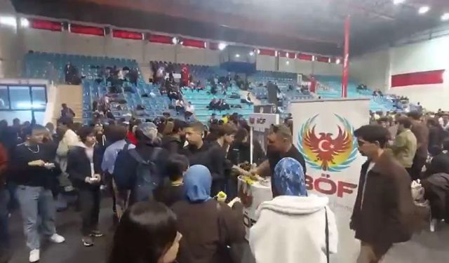 Polis ekipleri 28 bin 170 öğrenciyle bir araya geldi