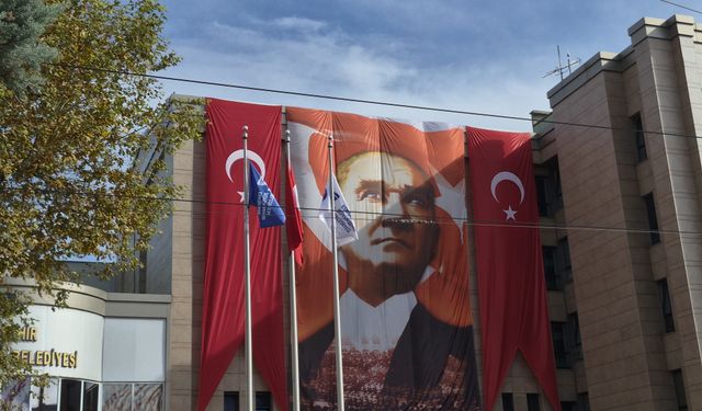 Eskişehir dev Türk bayraklarıyla donatıldı