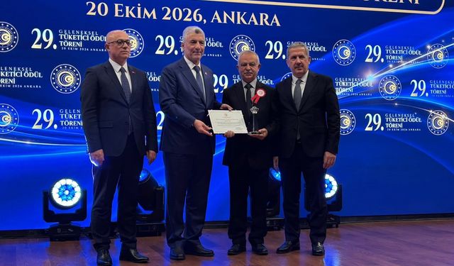 Sakarya Gazetesi yazarı Sülahi Özalp’e anlamlı ödül