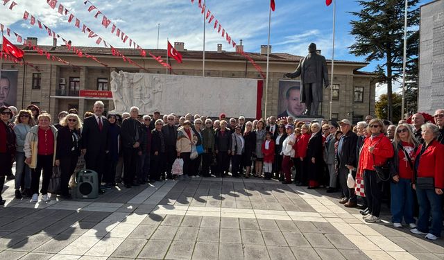 Eskişehir'de sivil toplum kuruluşlarından 29 Ekim töreni