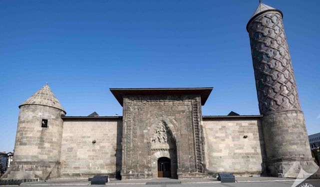 716 yıldır ayakta! Erzurum’un görkemli tarihi mirası