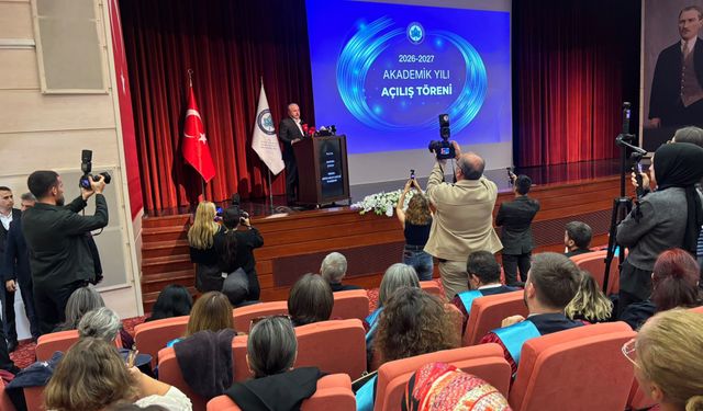 ESOGÜ'de yeni akademik yıl başladı: Şentop ilk dersi verdi