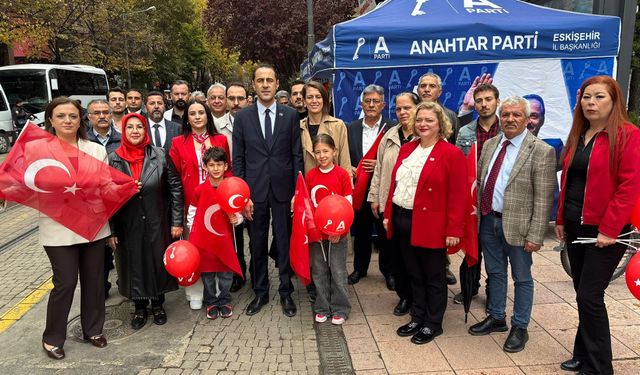Başkan Çağlar Ölce: "29 Ekim yeniden ayağa kalkışın simgesidir"