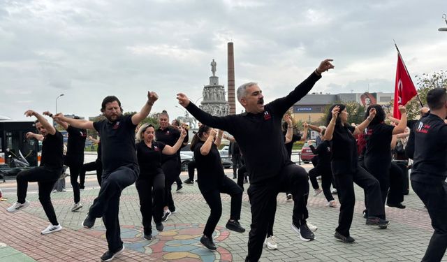 Ulus Anıtı'nda zeybek coşkusu