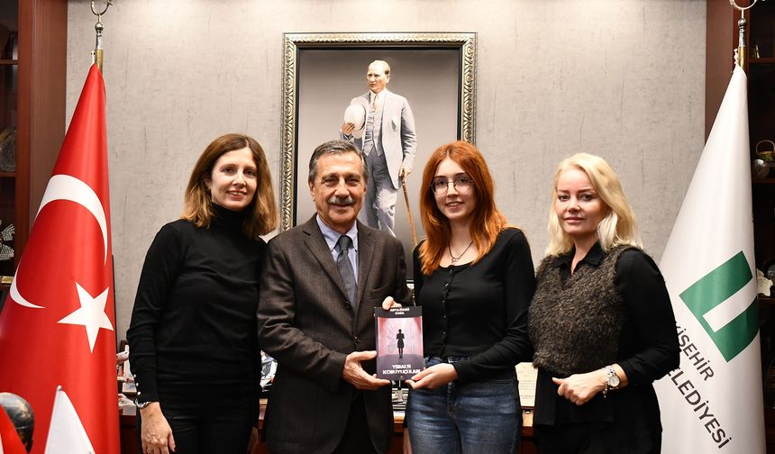 Orkestra öğrencisinden Başkan Ataç'a ziyaret