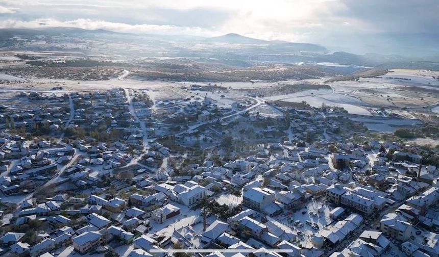 Eskişehir'deki o ilçe bembeyaz oldu