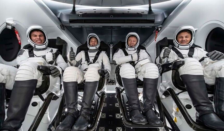 Türkiye’nin ilk astronotu Alper Gezeravcı'nın ilk anları!