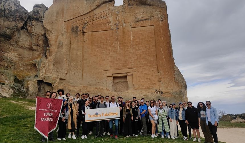 Öğrenciler Turizm Haftası'nı Yazılıkaya'da kutladı!