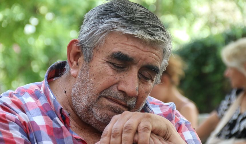 Eskişehir'de bu adam 36 yıldır oturarak uyuyor!
