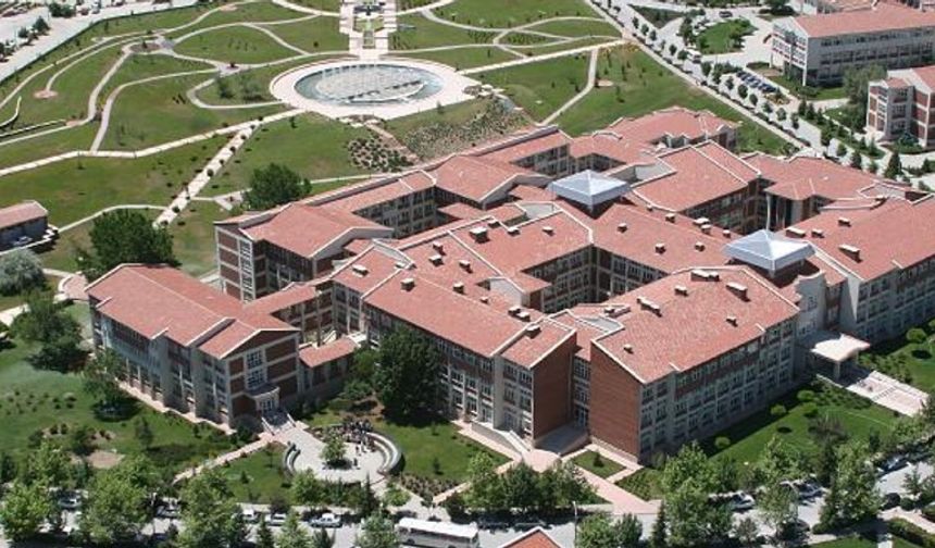 Anadolu Üniversitesi'nden bilim başarısı!