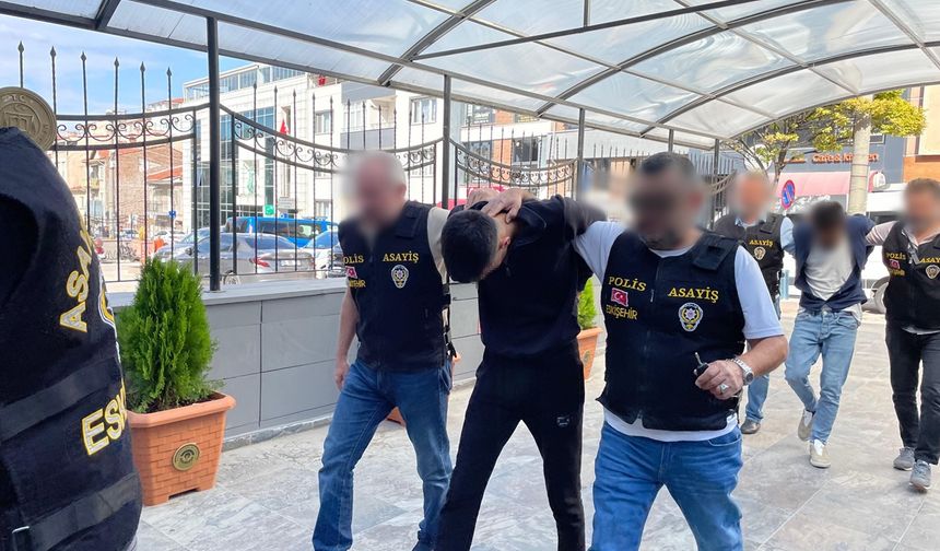 Polise mukavemet gösteren 4 şüpheli adliyeye sevk edildi