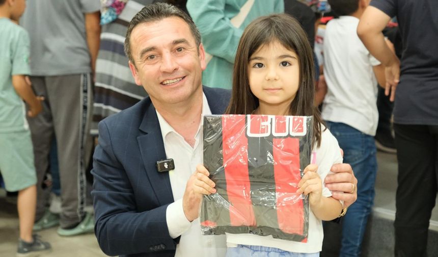 Sivrihisar'da çocuklara anlamlı karne hediyesi...