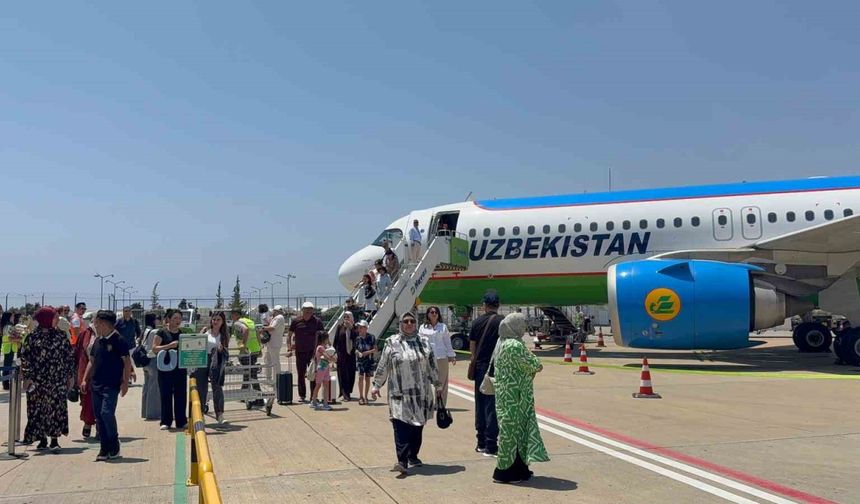 Özbekistan’dan Türkiye'nin o iline ilk direkt uçuş gerçekleşti