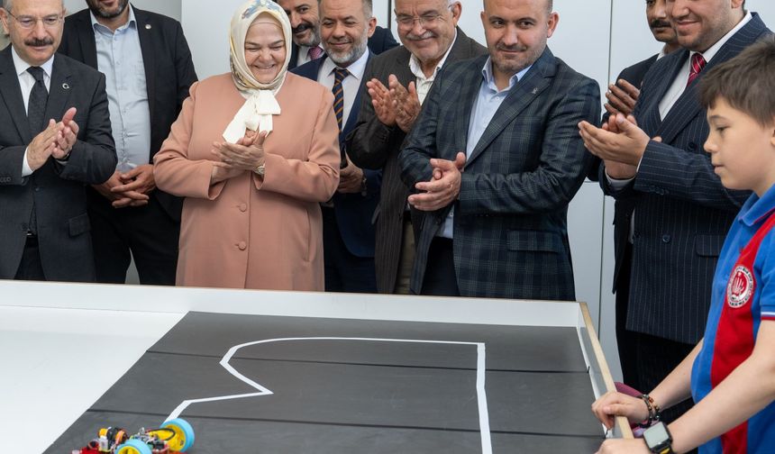 Çocuğa bak zehir gibi...