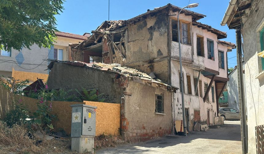 Eskişehir'deki o metruk bina mahalle sakinlerini tedirgin ediyor!