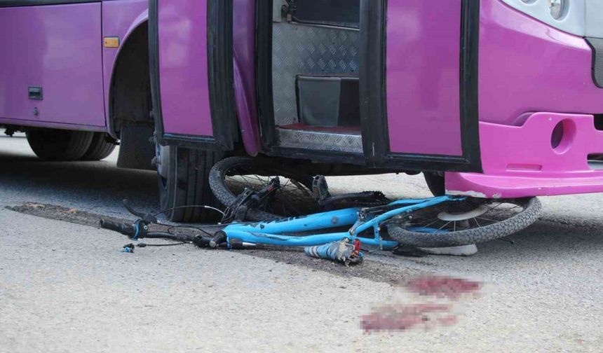 Bisikletiyle sokağa fırlayan çocuk otobüsün altında kaldı