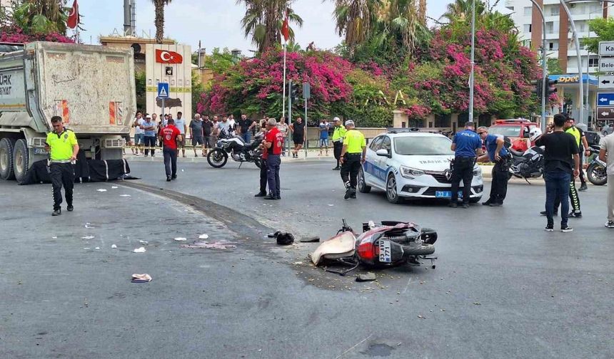 Kamyon ile motosiklet çarpıştı: 1 ölü, 1 yaralı