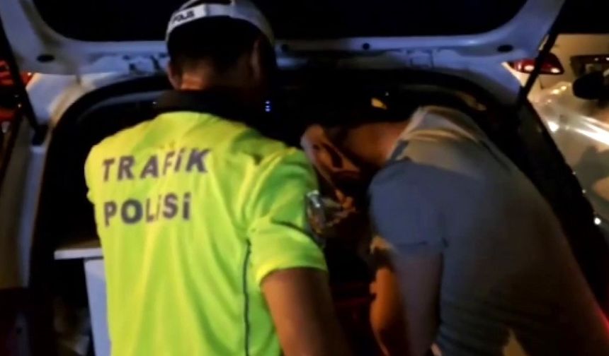Yolu kapatıp dans eden şahıslara para cezası