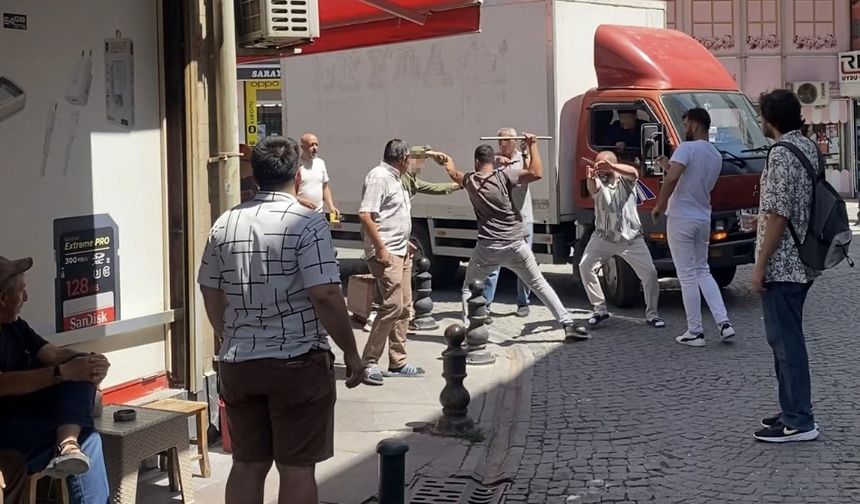Eskişehir'de demir sopalı kavga kameralarda!